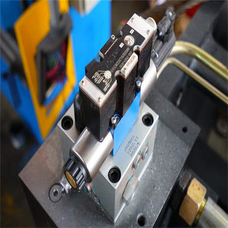 Prensa plegadora automática Prensa plegadora 63T2500mm DA66T 8 + 1 eixes CNC Máquina dobladora de prensa síncrona electrohidráulica automática