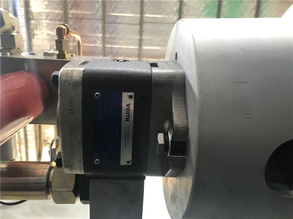 Prensa plegadora hidráulica CNC de 3+1 eixes con sistema ESA