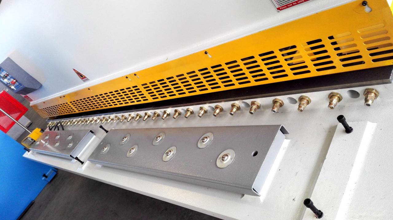 6mm Q11 Electric Sheet Plate Shearing Machine 8 Feet Sheet Metal Shearing Machine Máquina de corte de chapas eléctrica Q11 de 6 mm Máquina de corte de chapas de 8 pés