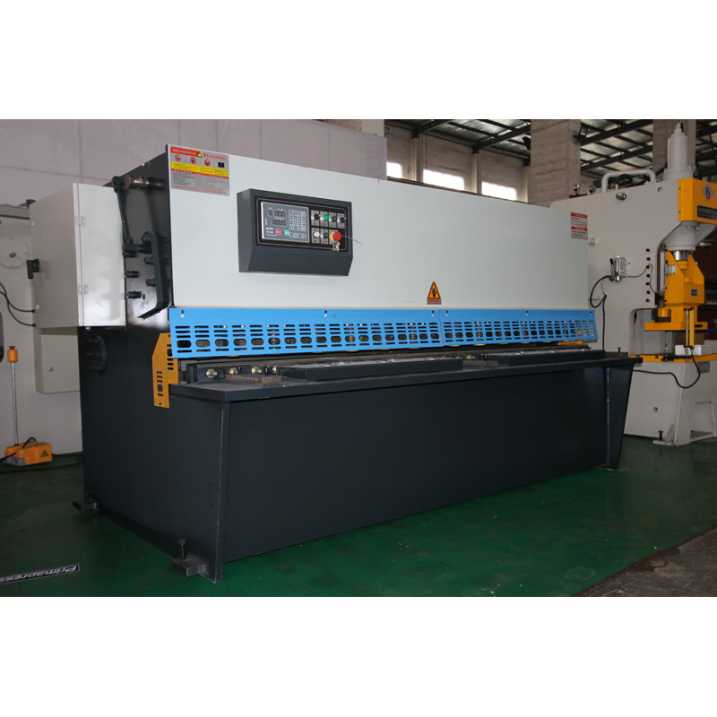 Máquina de corte hidráulica Qc12y-6x5000 CNC para o corte de chapa con Ce
