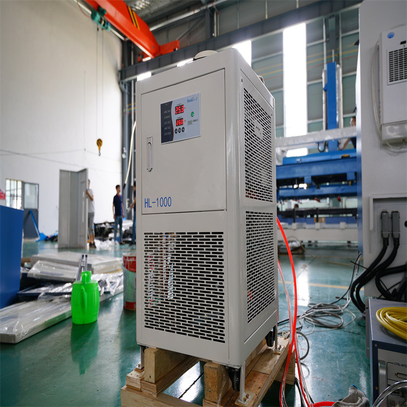 Máquina de corte por láser de fibra metálica CNC automática de refrixeración por auga 1500w