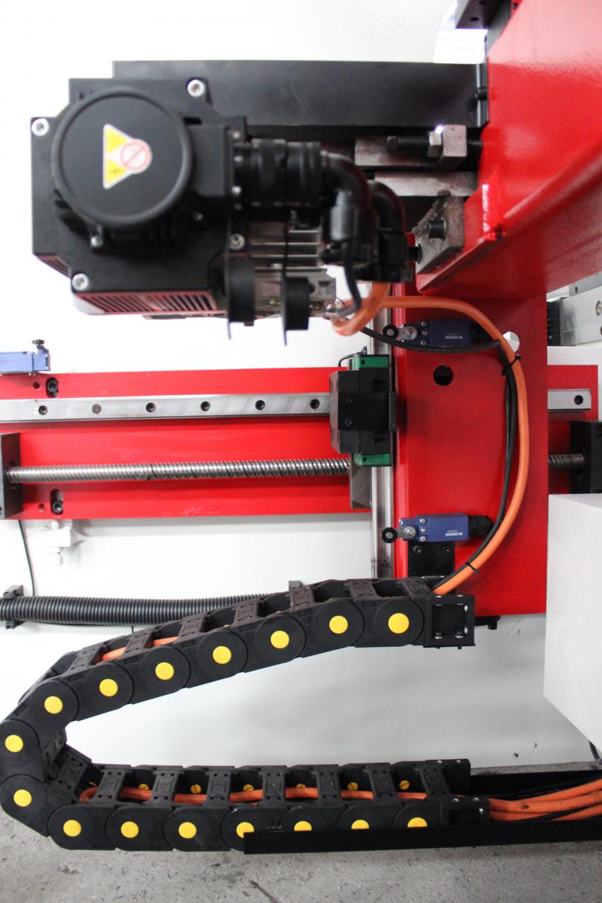 Máquina de freo de prensa de metal CNC
