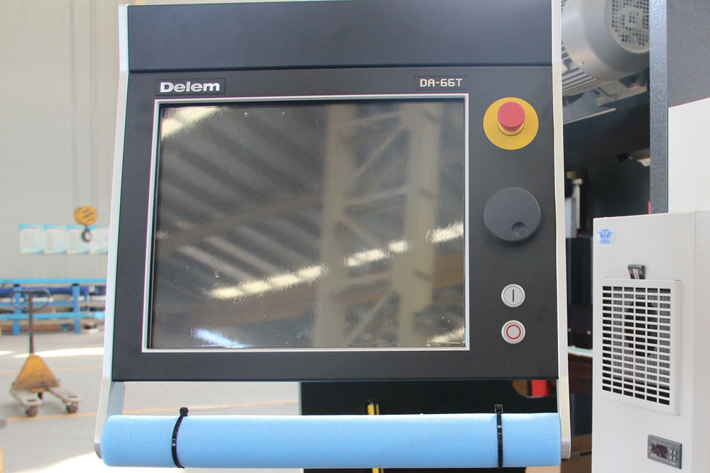 Delem Da66t 125 3+1 4+1 6+1 8+1 Freno de prensa hidráulica CNC para doblado de placas de metal