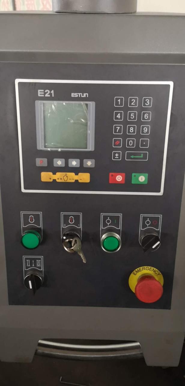 Qc12y 6x3200 Sierra de mesa deslizante de placa hidráulica Máquina de corte de cizalla de guillotina